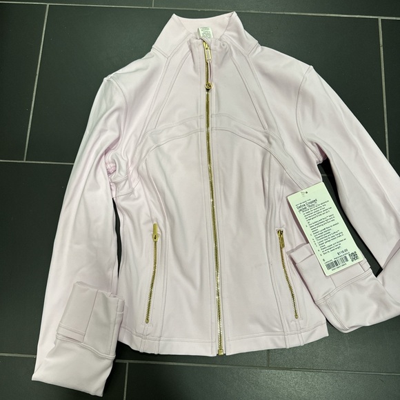 Lululemon cropped define Jacket with Gold Zipper in pink organza - Picture 3 of 6